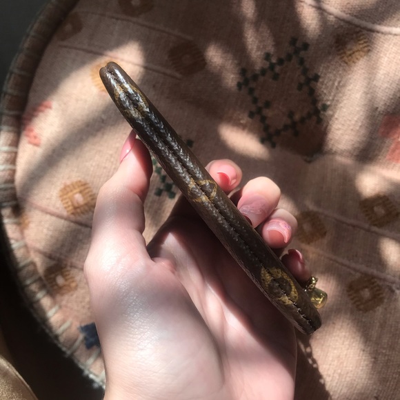 Louis Vuitton Key Pouch - Picture 9 of 9